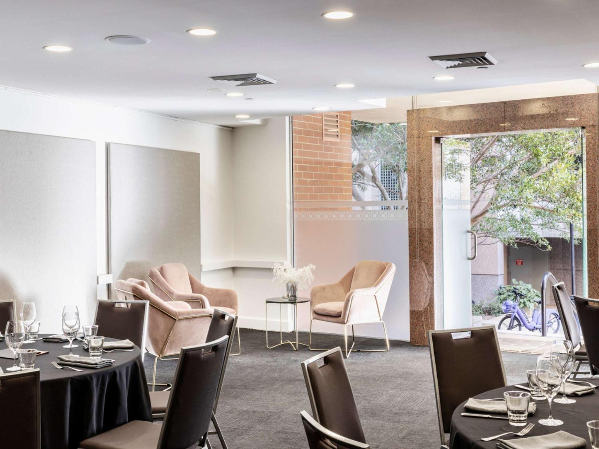 The Sebel Quay West Suites Sydney Bagian luar foto The Library