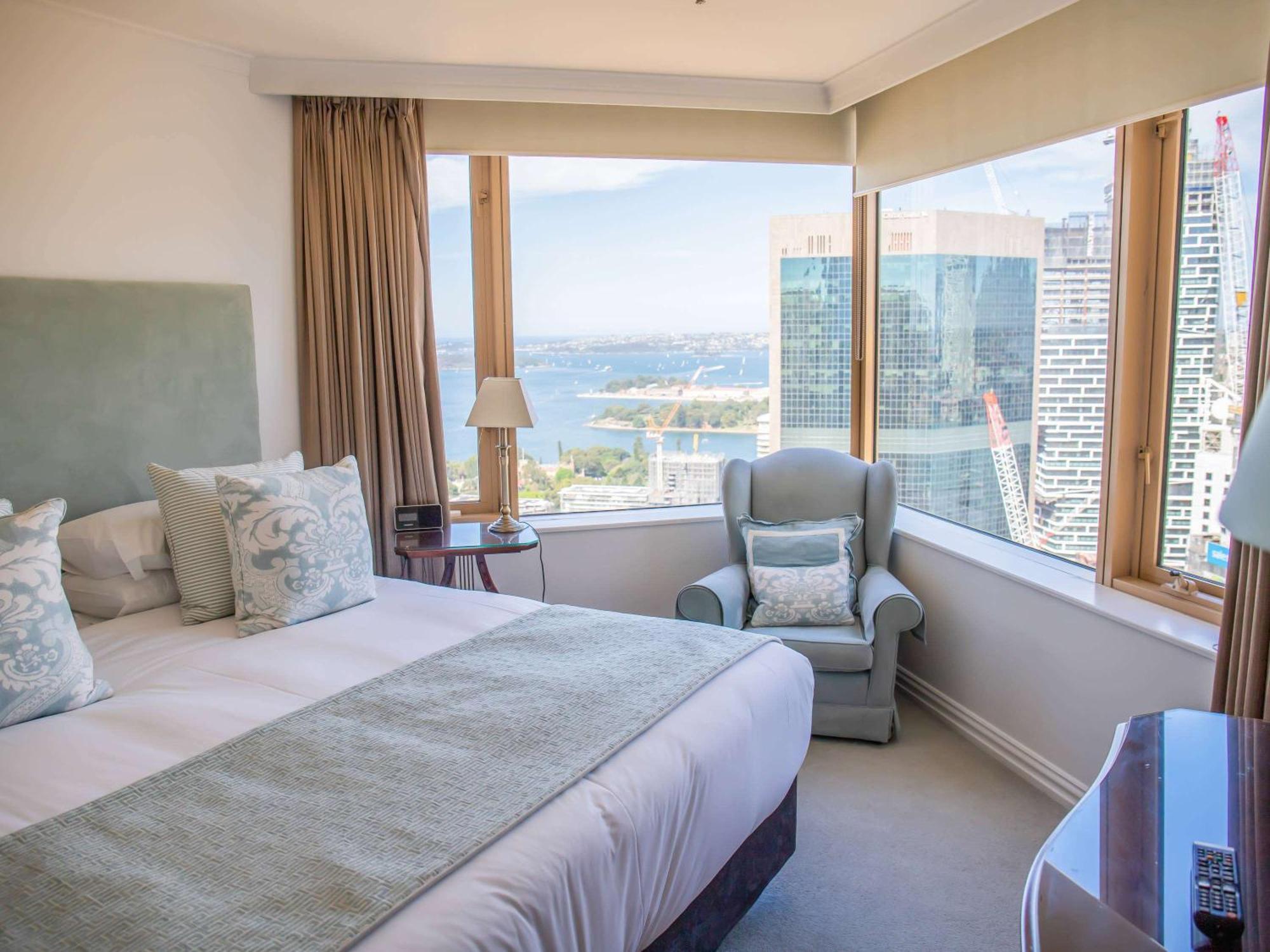 The Sebel Quay West Suites Sydney Bagian luar foto A guest room at the Hotel Indigo San Diego